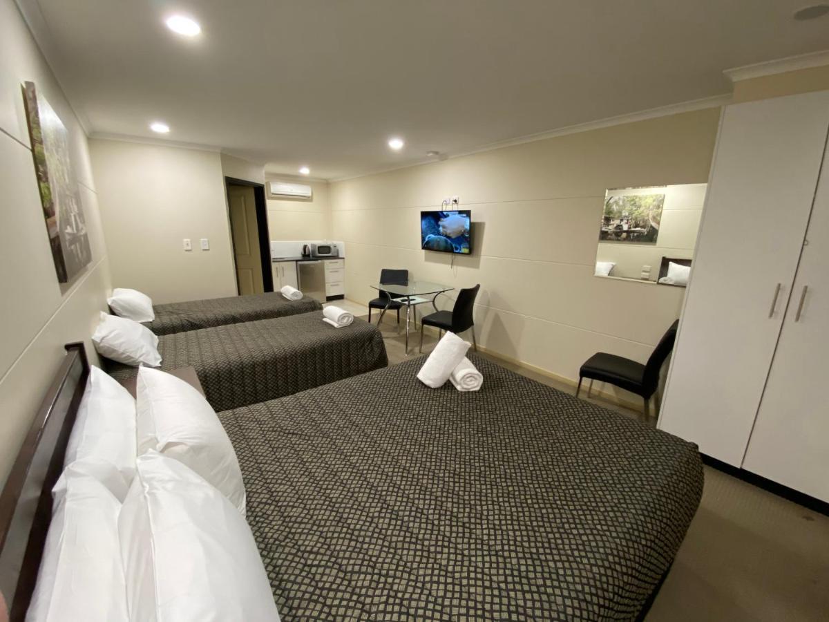 Balranald Club Motel Экстерьер фото