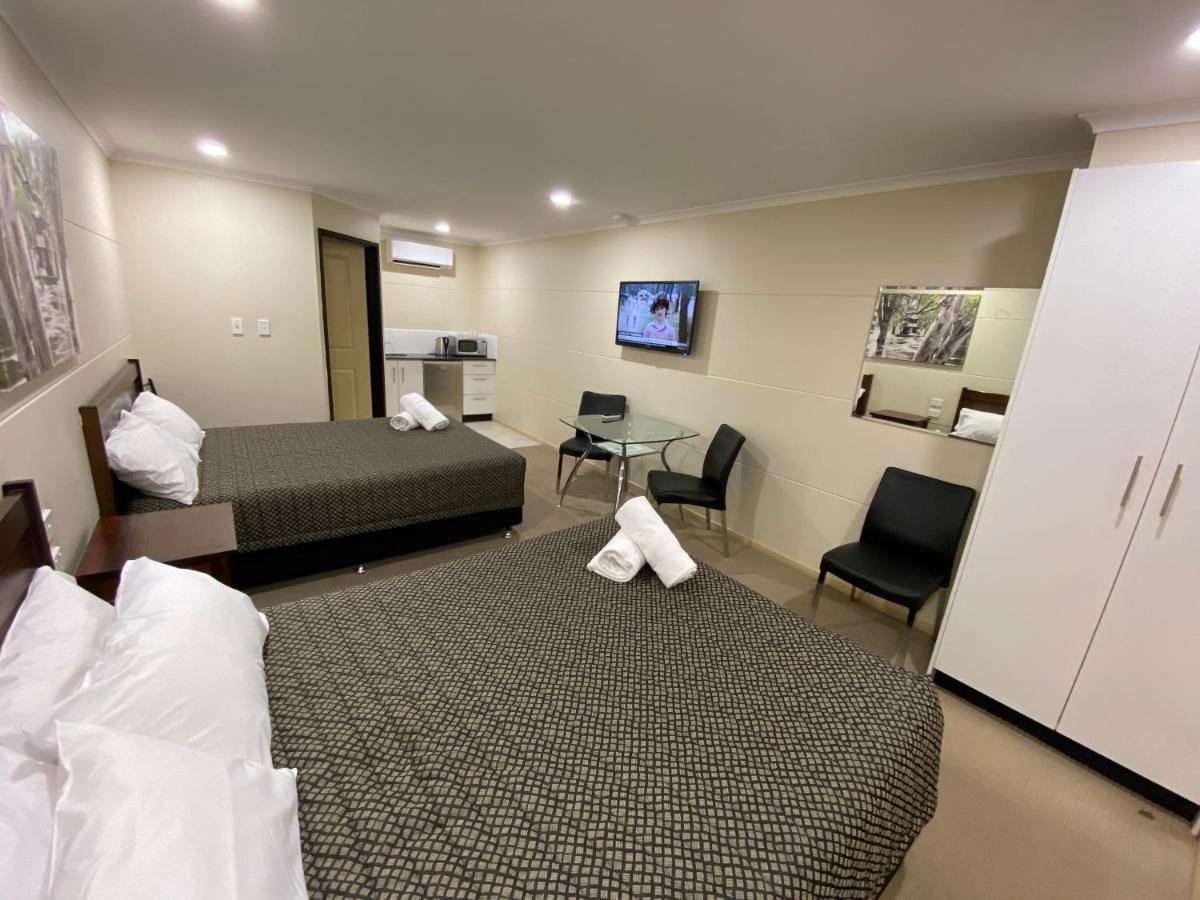 Balranald Club Motel Экстерьер фото